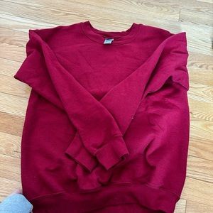 Red gildan crewneck!
